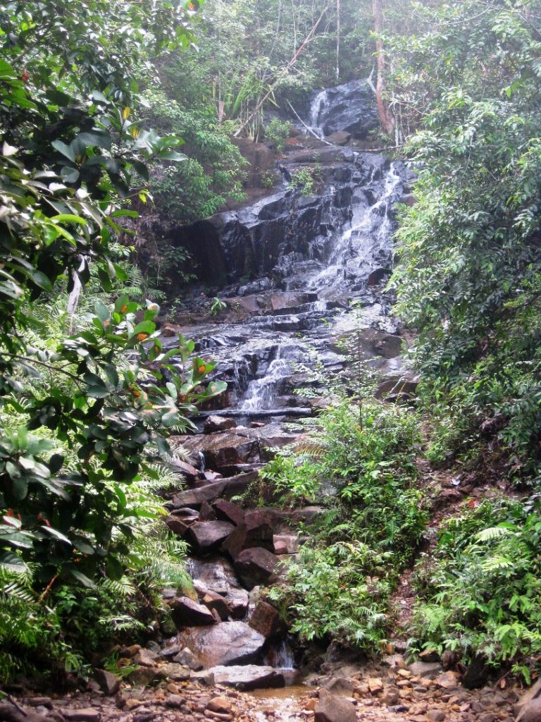 Air Terjung Gunung Lengkuas Yang Berada Di Kaki Gunung Lengkuas