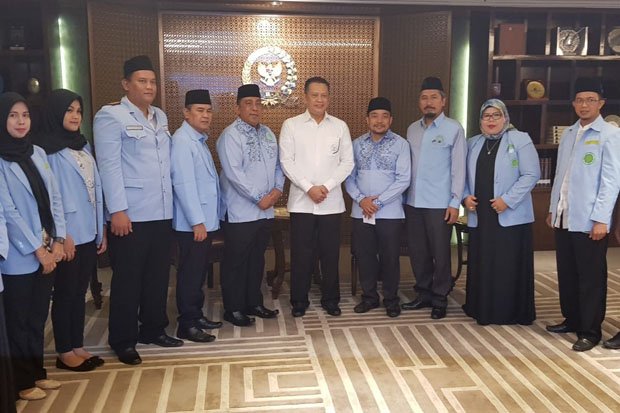 ketua-dpr-minta-pemerintah-sejahterakan-ustaz-dan-dai-59O