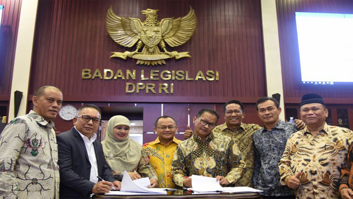 25_ELSHINTADOTCOM_dpr