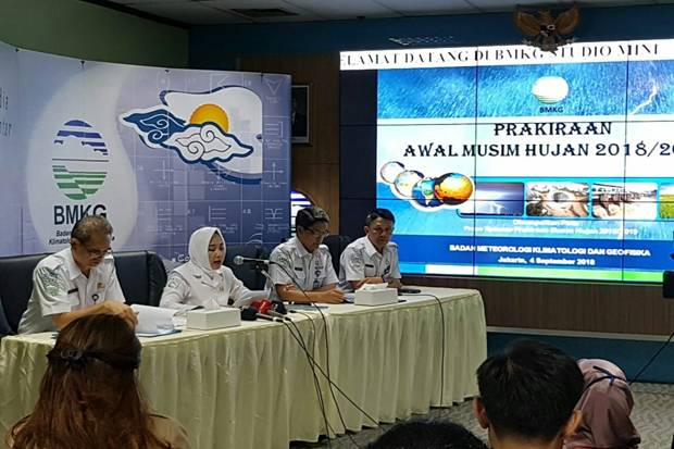musim-hujan-menyapa-indonesia-bmkg-imbau-waspada-cuaca-ekstrim-04w