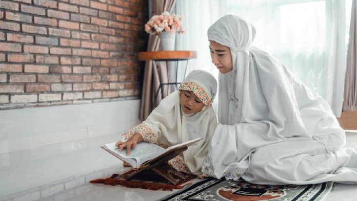 ilustrasi-ibu-ajari-anak-al-quran_169