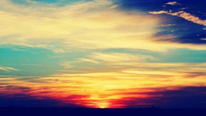 Warna-Langit-di-Planet-Lain-696x392