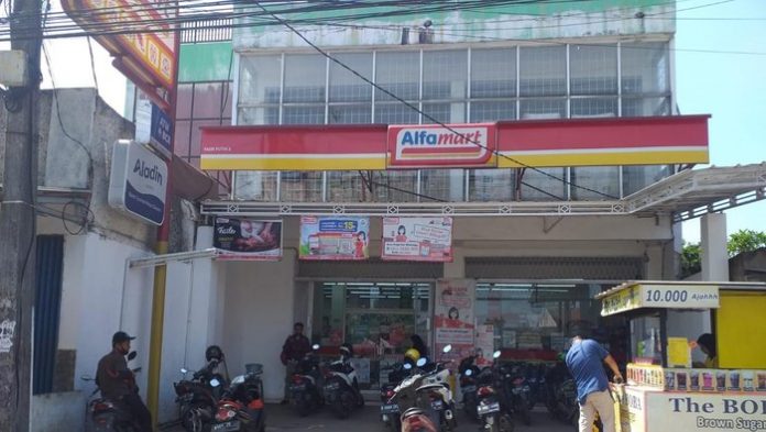 salah-satu-gerai-alfamart-1_169