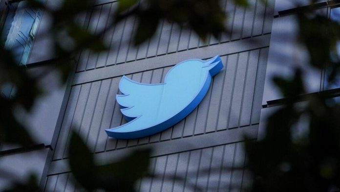 momen-elon-musk-angkut-wastafel-masuk-markas-twitter-3_169