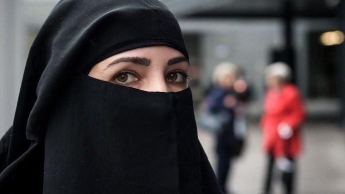 Perbedaan Cadar, Niqab, Dan Burqa - Kata Kepri