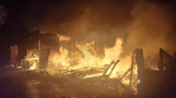 kebakaran-rumah-di-cilincing-jakarta-utara_169