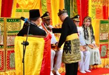 Walikota dan Wakil Walikota Tanjungpinang Ikuti Upacara Adat Tepuk Tepung Tawar di Gedung LAM