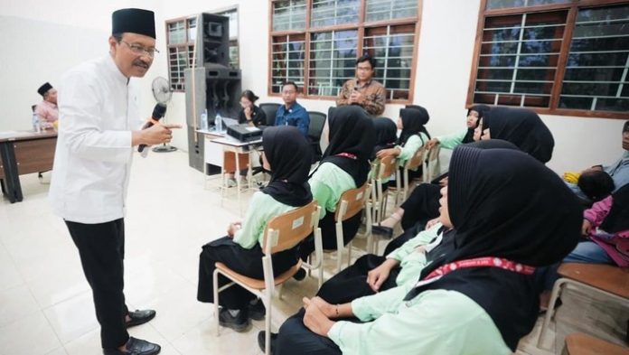 mensos-saifullah-yusuf-gus-ipul-1760192365638_169