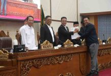 Gelar Rapat Paripurna, Seluruh Fraksi DPRD Kota Batam Setujui Pembahasan Perubahan Ranperda Persampahan