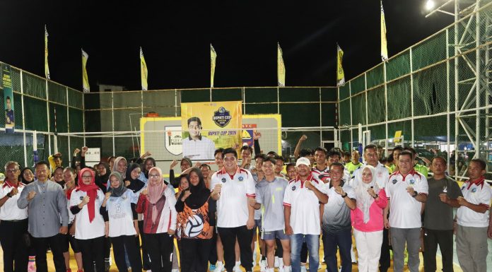 Roby Buka Turnamen Bola Voli Bupati Cup III 2026 di Lapangan Kuala Sempang
