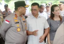 Bupati Anambas Hadiri Kegiatan Bantuan Sosial dari Kapolda Kepri dan Bhayangkari Daerah Kepri di Desa Tarempa Timur