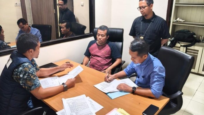 korwas-ppns-bareskrim-dan-ppns-bea-cukai-menetapkan-tersangka-kasus-pita-cukai-rokok-di-jateng-1779374005076_169