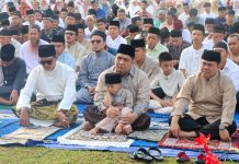 Bupati dan Wakil Bupati Bintan Hadiri Sholat Idul Adha