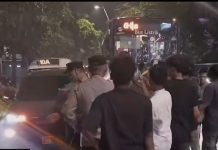 Massa Gelar Demo Malam-malam Tolak Kenaikan BBM