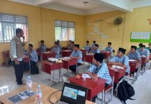 Prodi Tadris Bahasa Inggris IAI Miftahul Ulum gelar pelatihan TOEIC bagi santri Darussilmi Boarding School Bintan