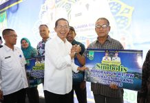 Temui Warga Pulau Seraya, Amsakar Serap Aspirasi Air Bersih dan Pelabuhan Jadi Prioritas