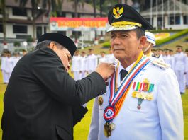 Gubernur Kepri Ansar Ahmad Terima Penghargaan Kartika Pamong Praja Madya dari IPDN