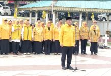Peringati HUT ke-62, Golkar Kepri Ziarah Pahlawan, Ade Angga Pimpin upacara dan Tabur Bunga