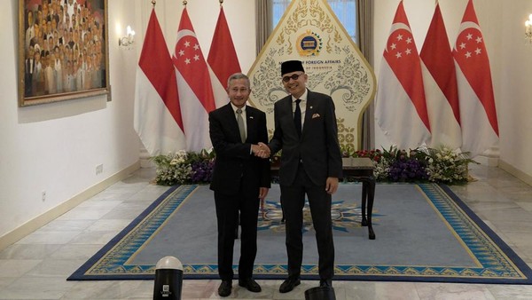 menlu-ri-dan-menlu-singapura-1793091637045_169